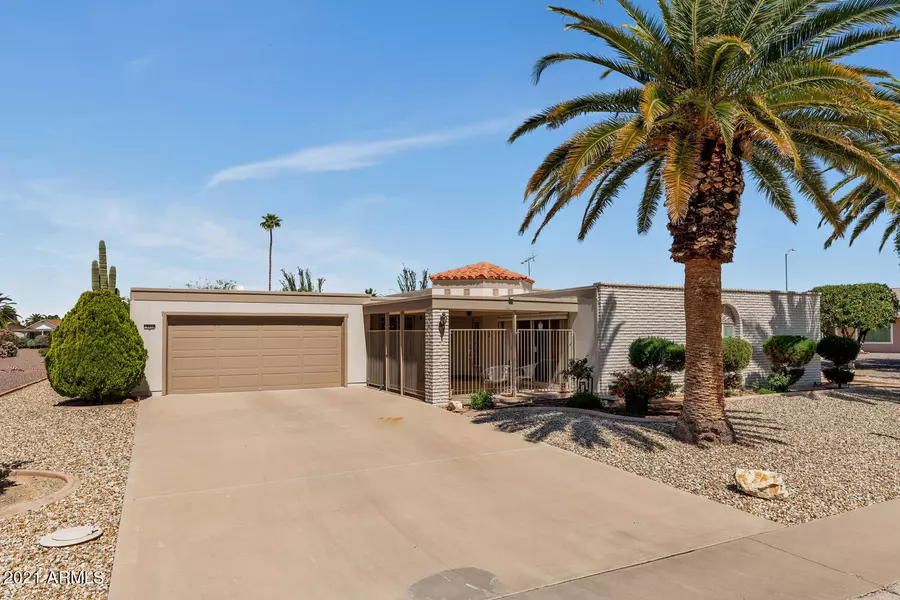 9512 W OAKSTONE Drive, Sun City, AZ 85351