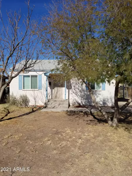 562 W LINCOLN Avenue, Coolidge, AZ 85128