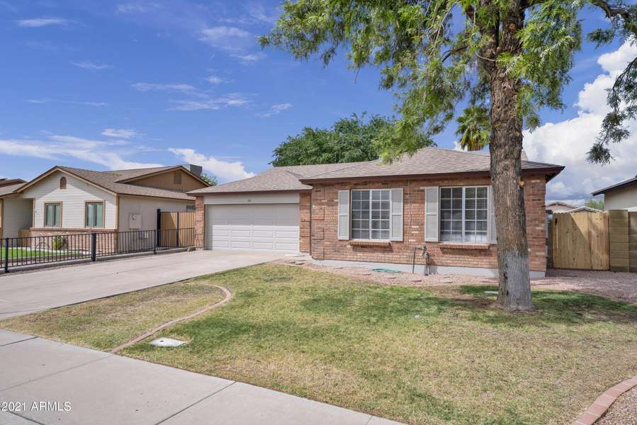 34 W IVYGLEN Street, Mesa, AZ 85201