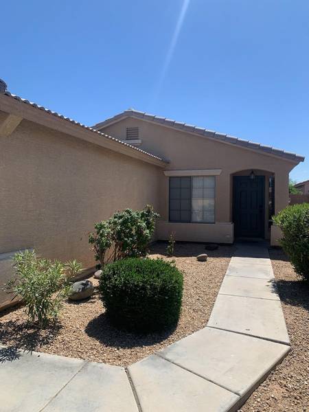 833 E GEONA Street, San Tan Valley, AZ 85140