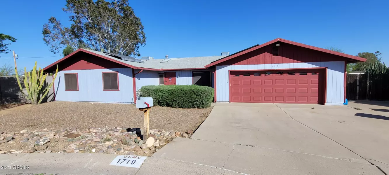 1719 W WICKIEUP Lane, Phoenix, AZ 85027