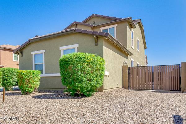 San Tan Valley, AZ 85143,905 W DESERT HOLLOW Drive