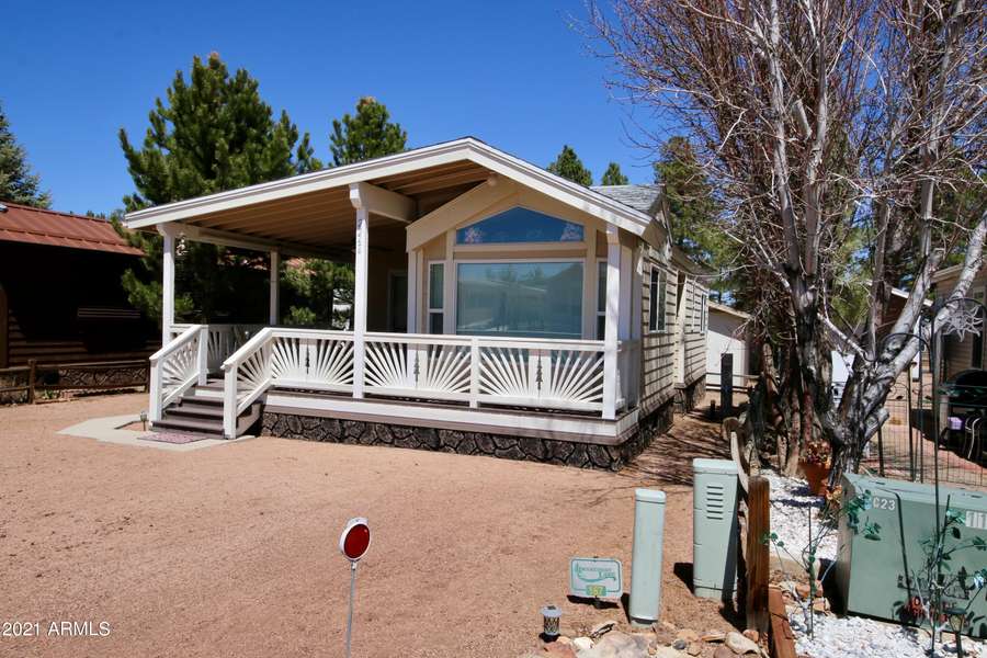 2264 HANGING TREE Lane, Overgaard, AZ 85933