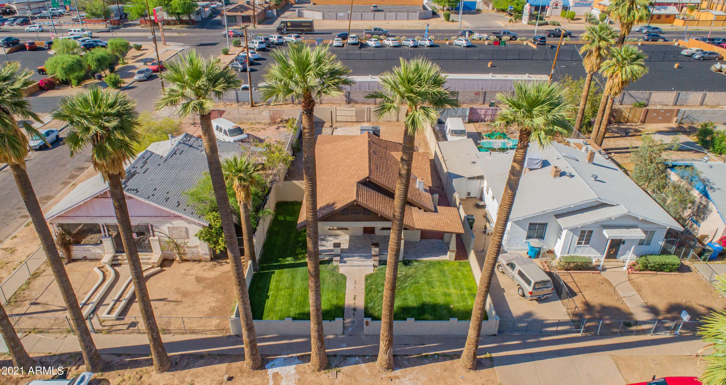 Phoenix, AZ 85009,2142 W MONROE Street