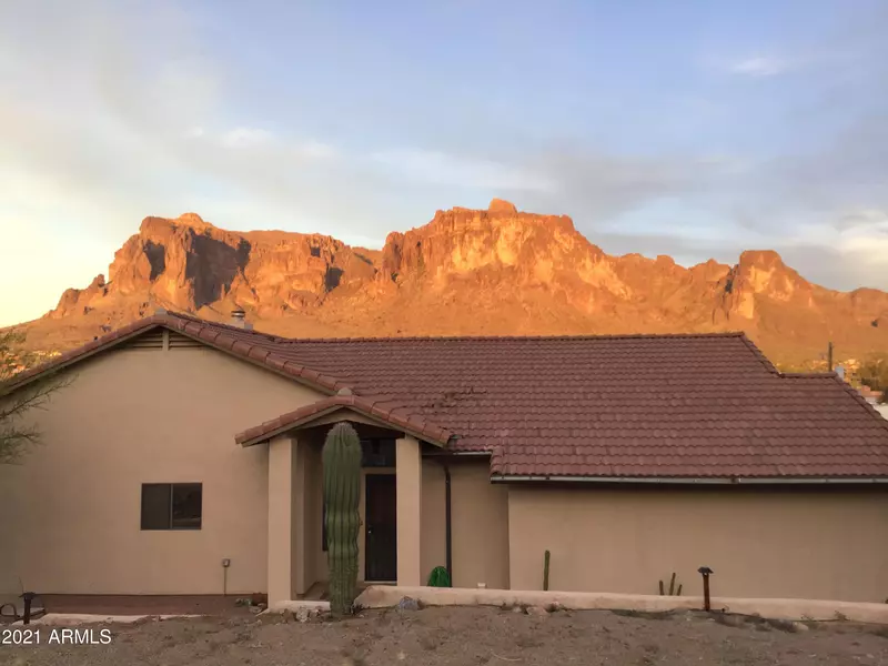 5038 E LOST DUTCHMAN Boulevard, Apache Junction, AZ 85119