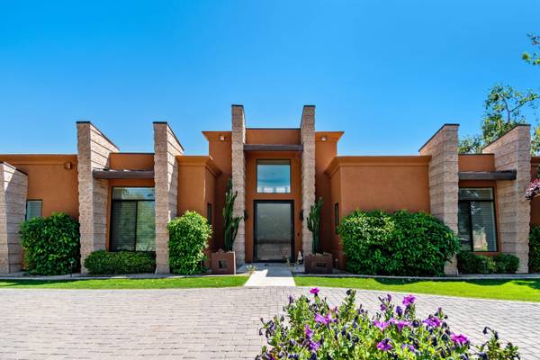 Paradise Valley, AZ 85253,4935 E BERNEIL Drive