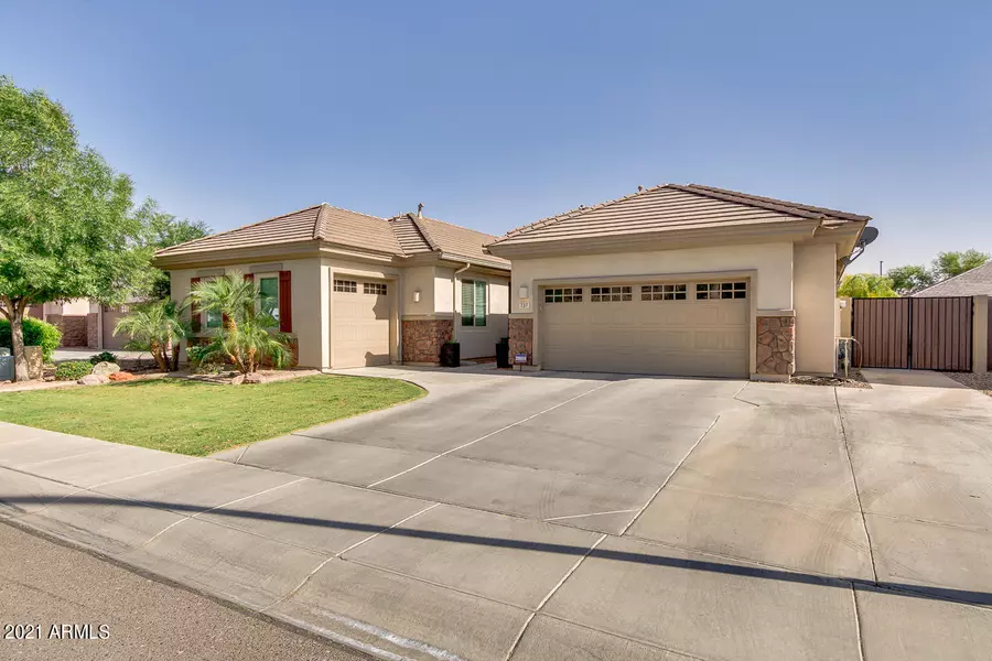 737 E SIPAPU Drive, Gilbert, AZ 85297