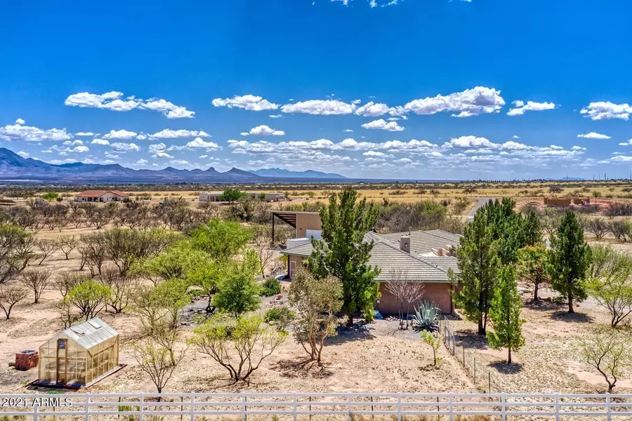 9499 S SPRINGTAIL Drive, Hereford, AZ 85615