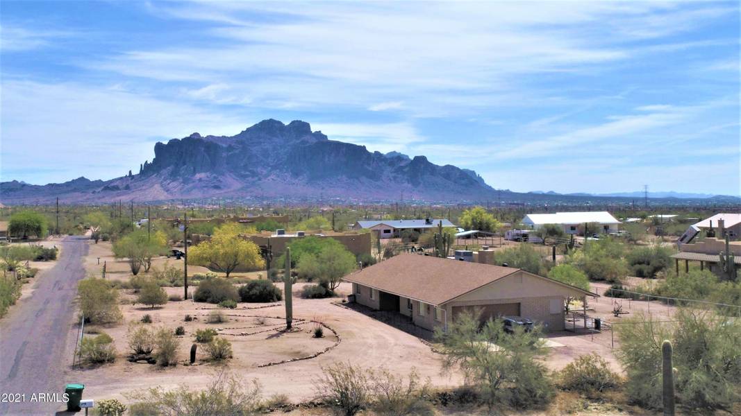 1425 E KANIKSU Street, Apache Junction, AZ 85119