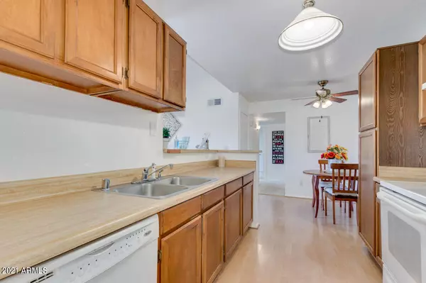 Mesa, AZ 85210,1942 S EMERSON -- #246