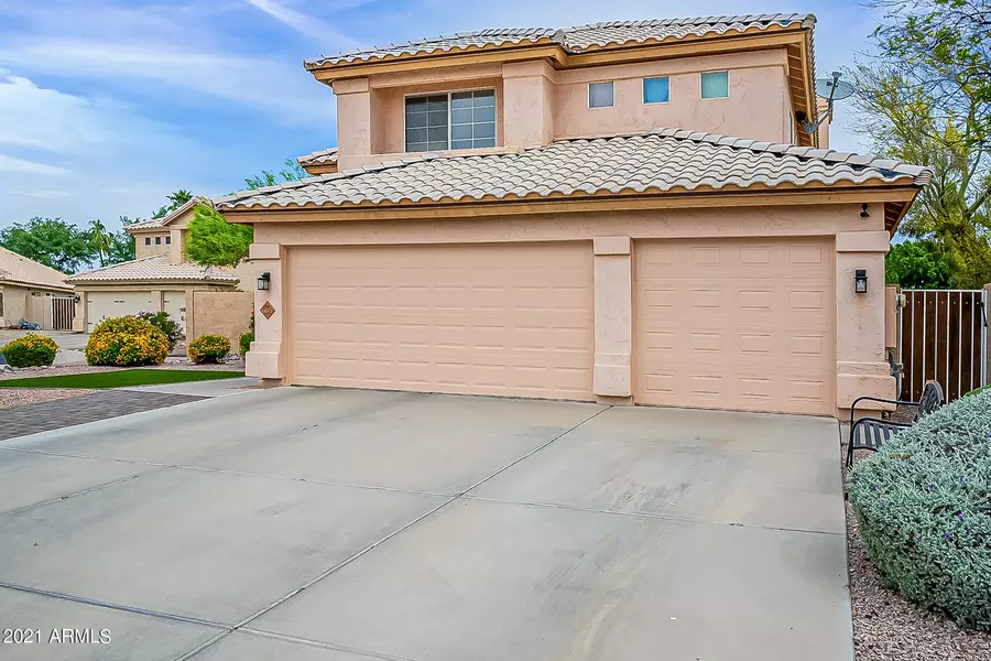 6634 W CREST Lane, Glendale, AZ 85310