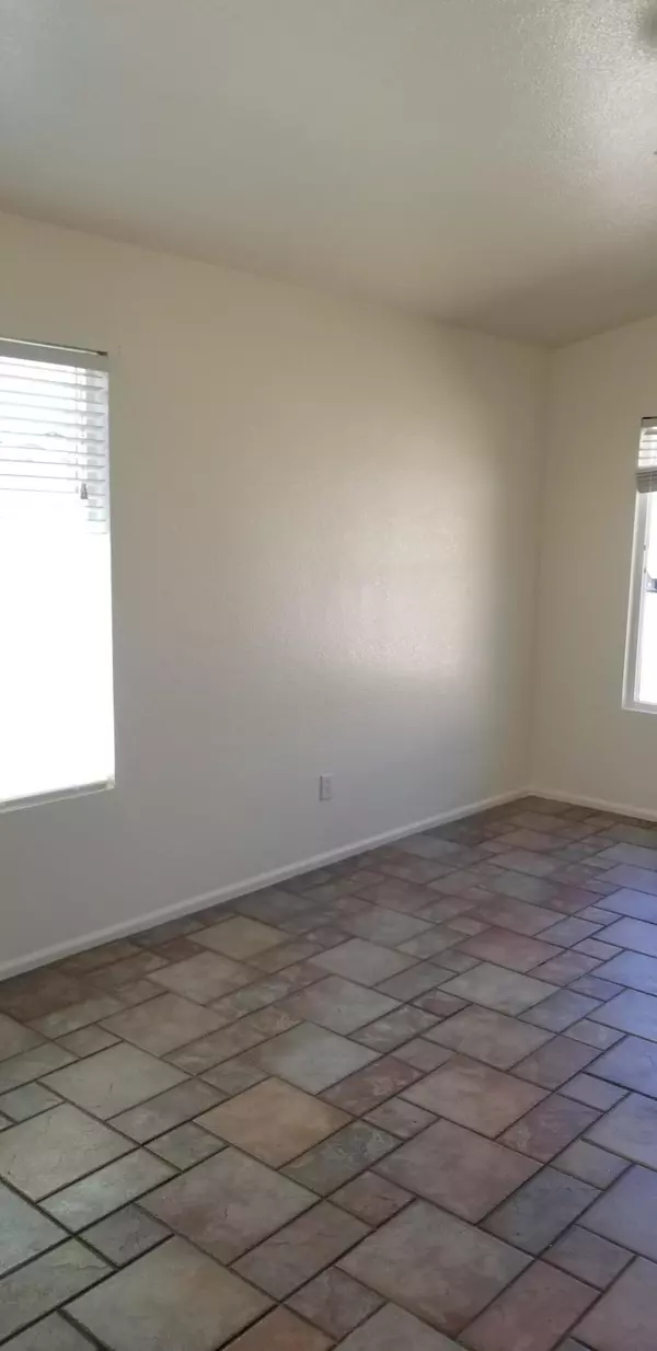 Phoenix, AZ 85027,3209 W Robin Lane