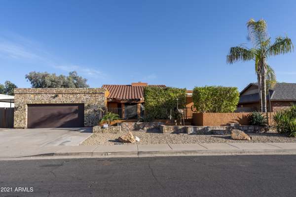 247 E GLENCOVE Street, Mesa, AZ 85201