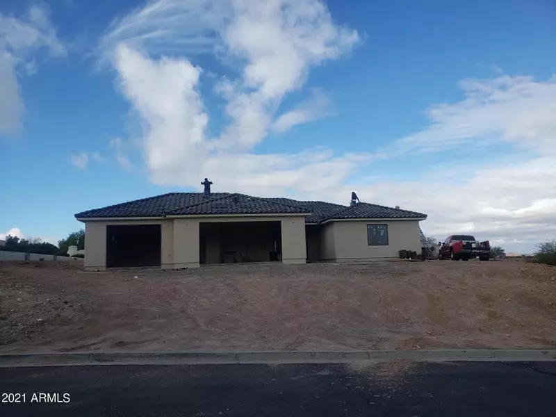 430 MESA VERDE Drive, Wickenburg, AZ 85390