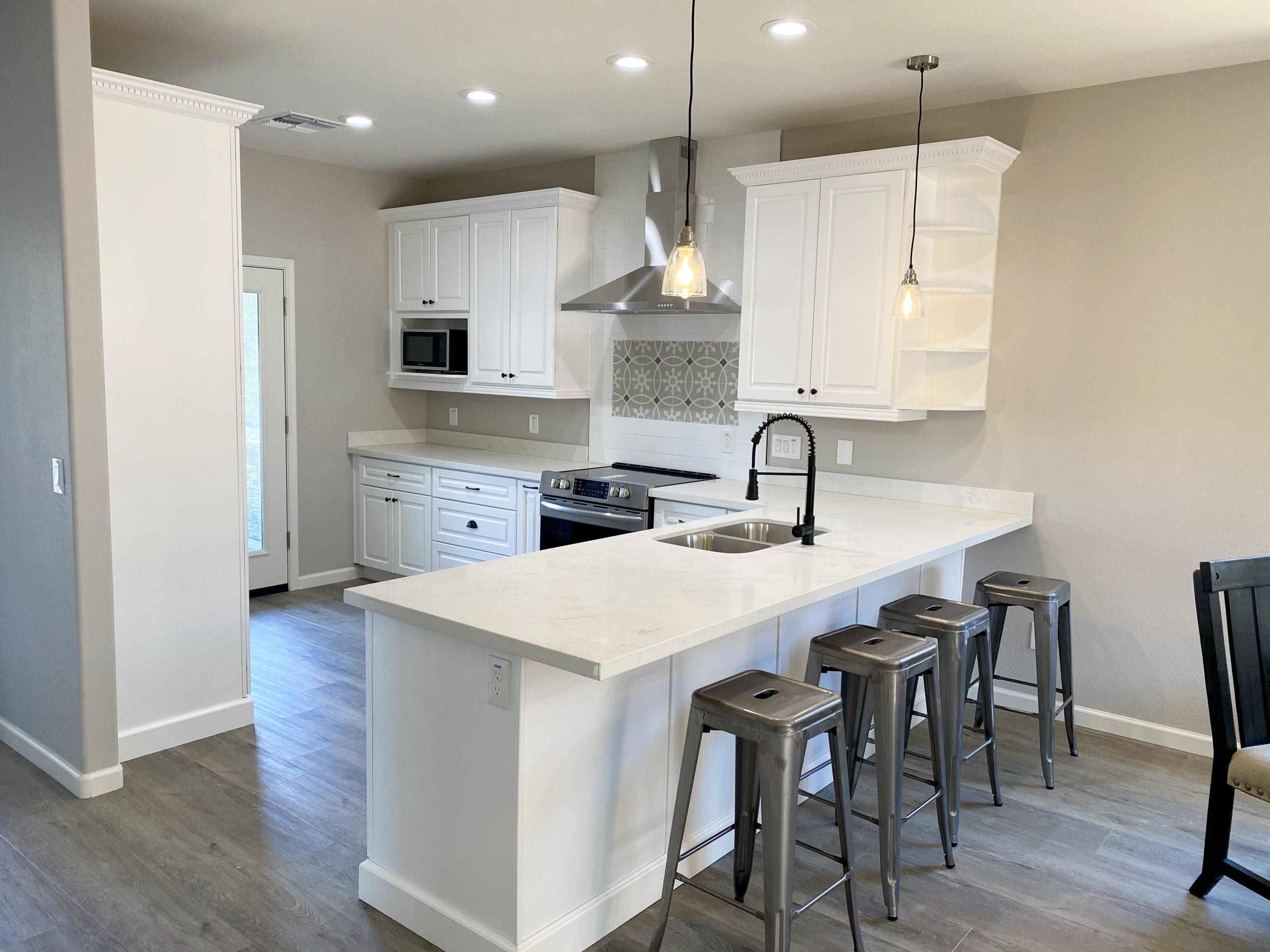 Phoenix, AZ 85041,529 W HARWELL Road