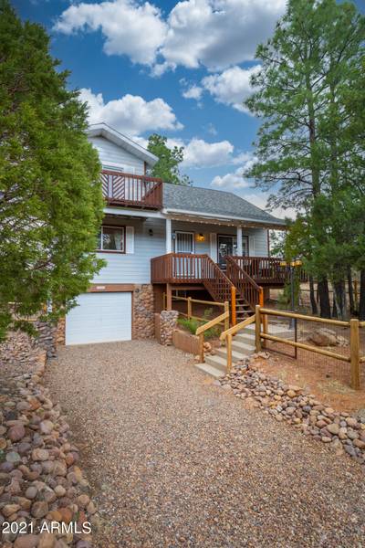 2242 FOREST PARK Drive, Overgaard, AZ 85933