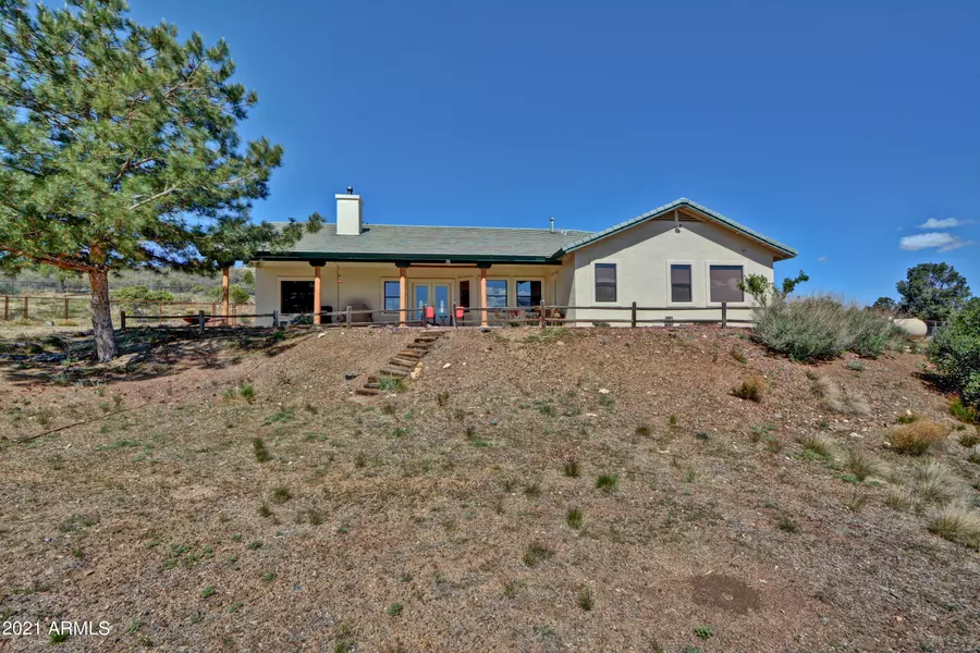 17802 S Oak Drive, Peeples Valley, AZ 86332