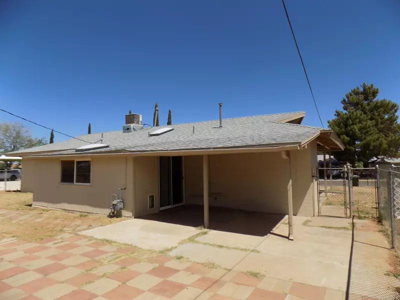 34 NW Kayetan Drive, Sierra Vista, AZ 85635