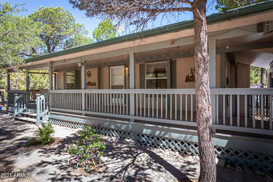 2120 FOREST PARK Drive, Overgaard, AZ 85933