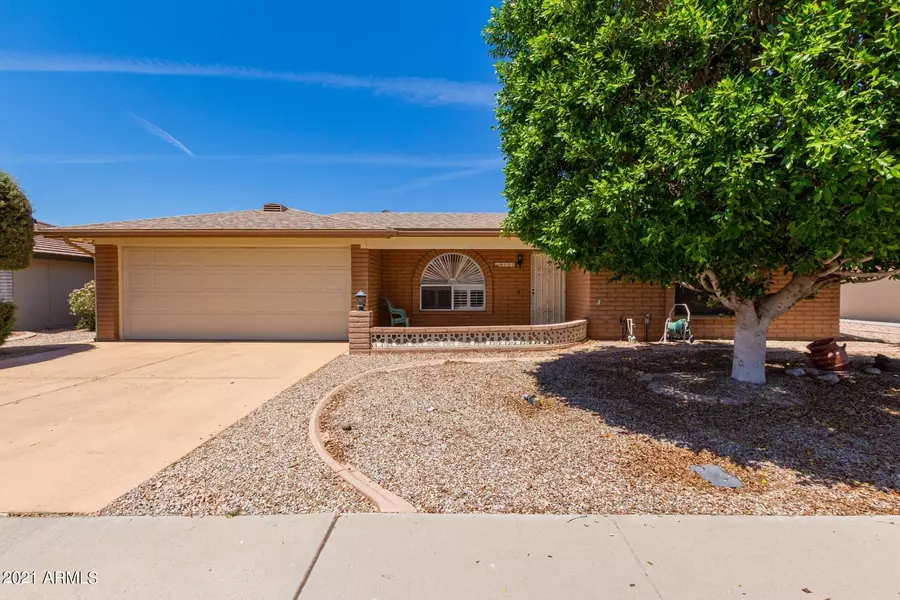 8052 E MESETO Avenue, Mesa, AZ 85209