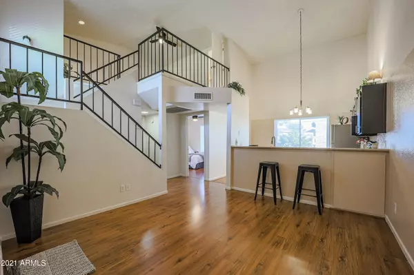 Phoenix, AZ 85024,19601 N 7TH Street #2053