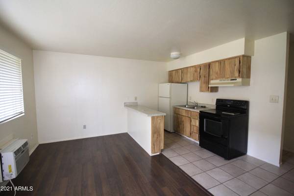 Phoenix, AZ 85029,1945 W SWEETWATER Avenue #1004