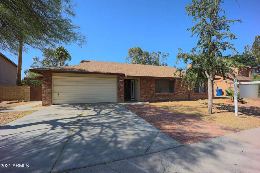 838 W MESETO Avenue, Mesa, AZ 85210