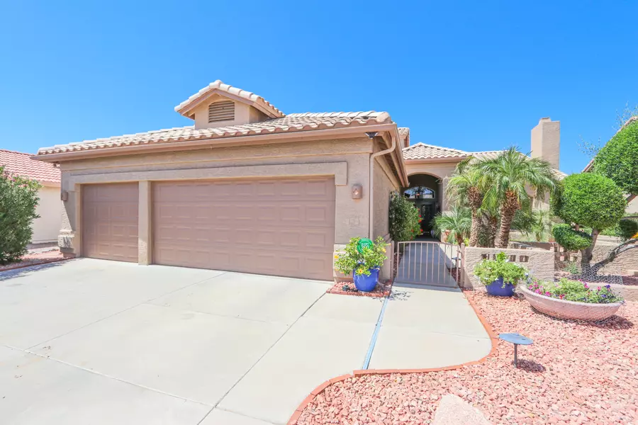 10210 E COOPERS HAWK Drive, Sun Lakes, AZ 85248