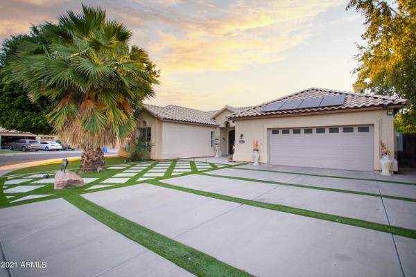 Gilbert, AZ 85233,426 W SAGEBRUSH Street