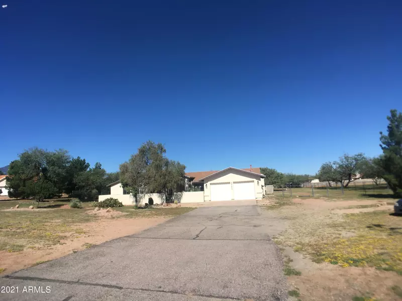 3463 E CHOCTAW Drive, Sierra Vista, AZ 85650