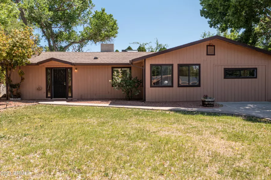 3291 E MONTEZUMA Avenue, Rimrock, AZ 86335