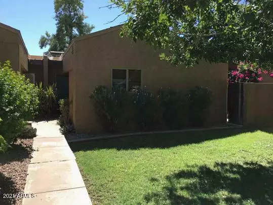 825 S HACIENDA Drive, Tempe, AZ 85281