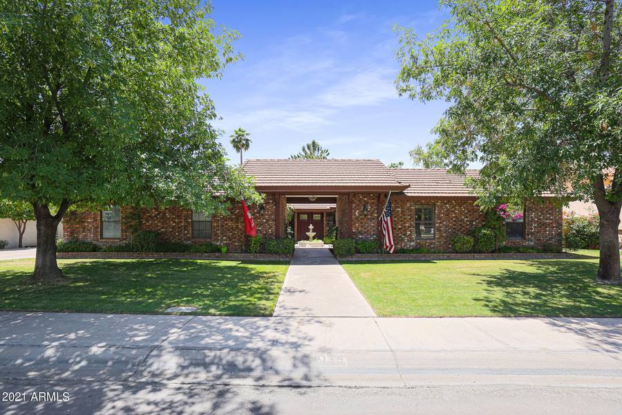 2135 E FREEPORT Lane, Gilbert, AZ 85234