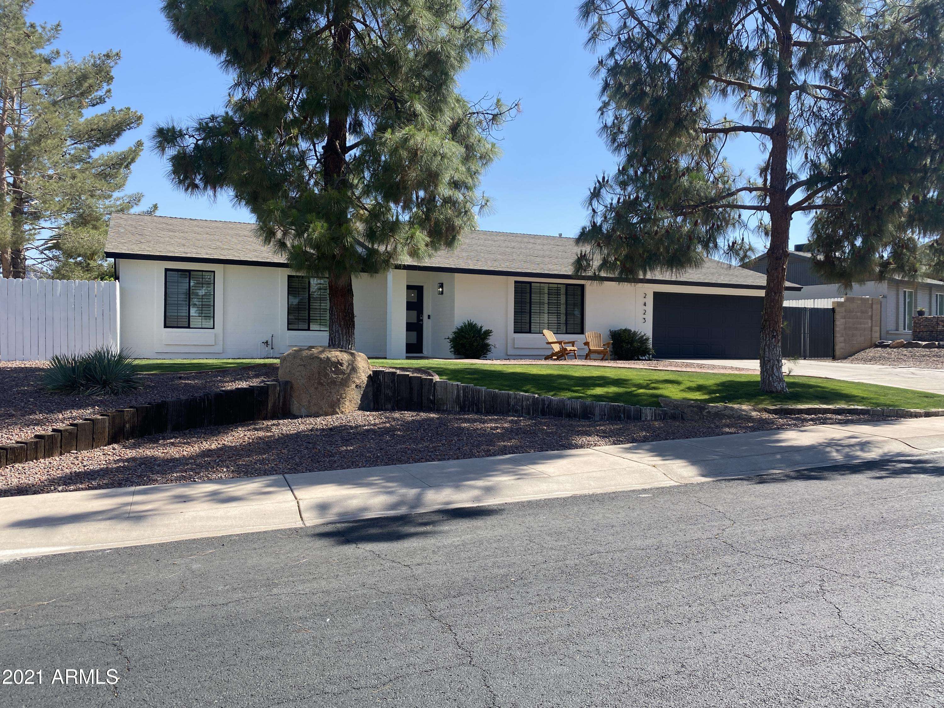 2423 E BERYL Avenue, Phoenix, AZ 85028
