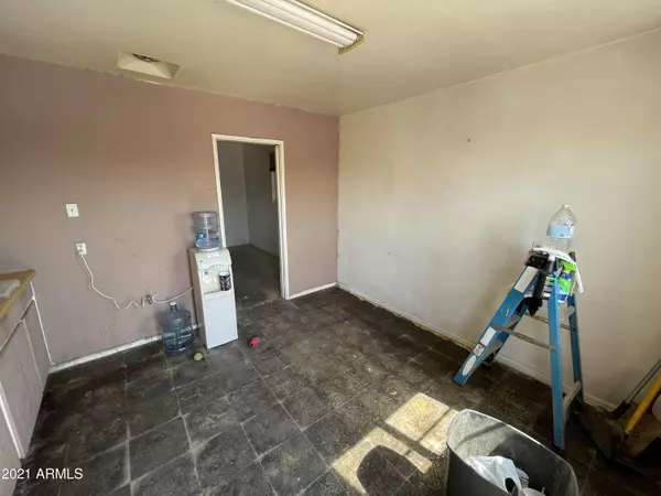 Phoenix, AZ 85051,8112 N 29TH Avenue