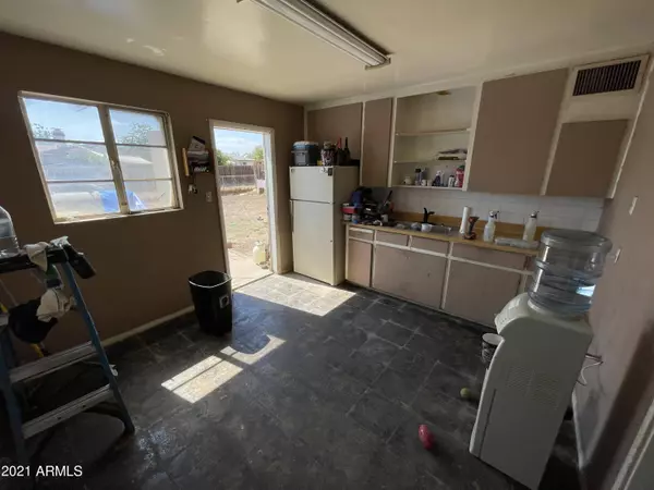 Phoenix, AZ 85051,8112 N 29TH Avenue