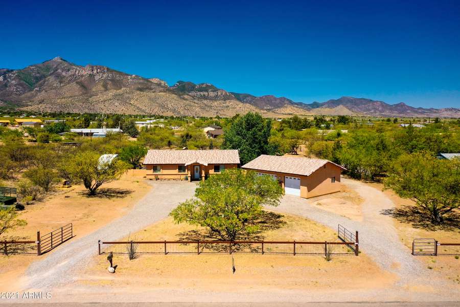 7176 S Y LIGHTNING RANCH Road, Hereford, AZ 85615