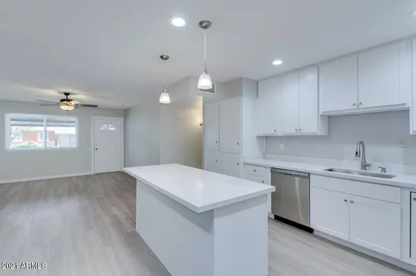 Phoenix, AZ 85033,6061 W MULBERRY Drive