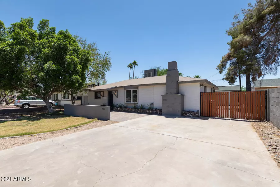 905 E MONTEBELLO Avenue, Phoenix, AZ 85014