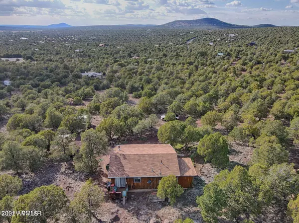 Vernon, AZ 85940,586 County Road 3144 --