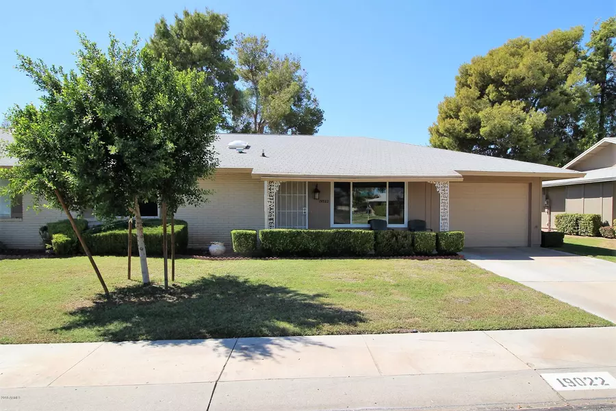 19022 N LAKE FOREST Drive, Sun City, AZ 85373