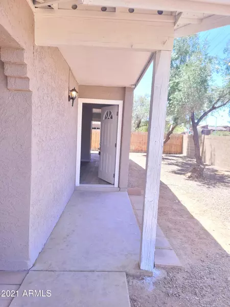 1205 E Grove Circle, Mesa, AZ 85204