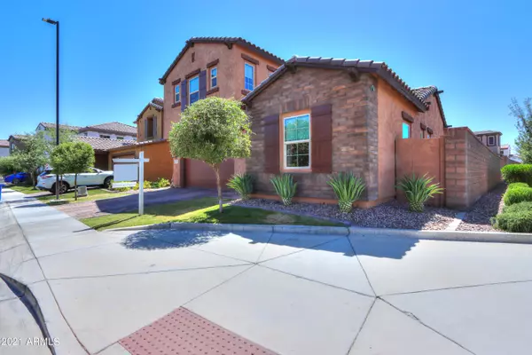 4252 S BARBERRY Drive, Chandler, AZ 85248