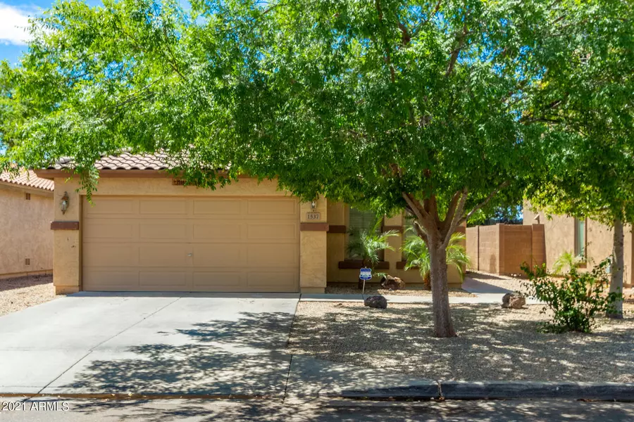 1537 E BRADSTOCK Way, San Tan Valley, AZ 85140