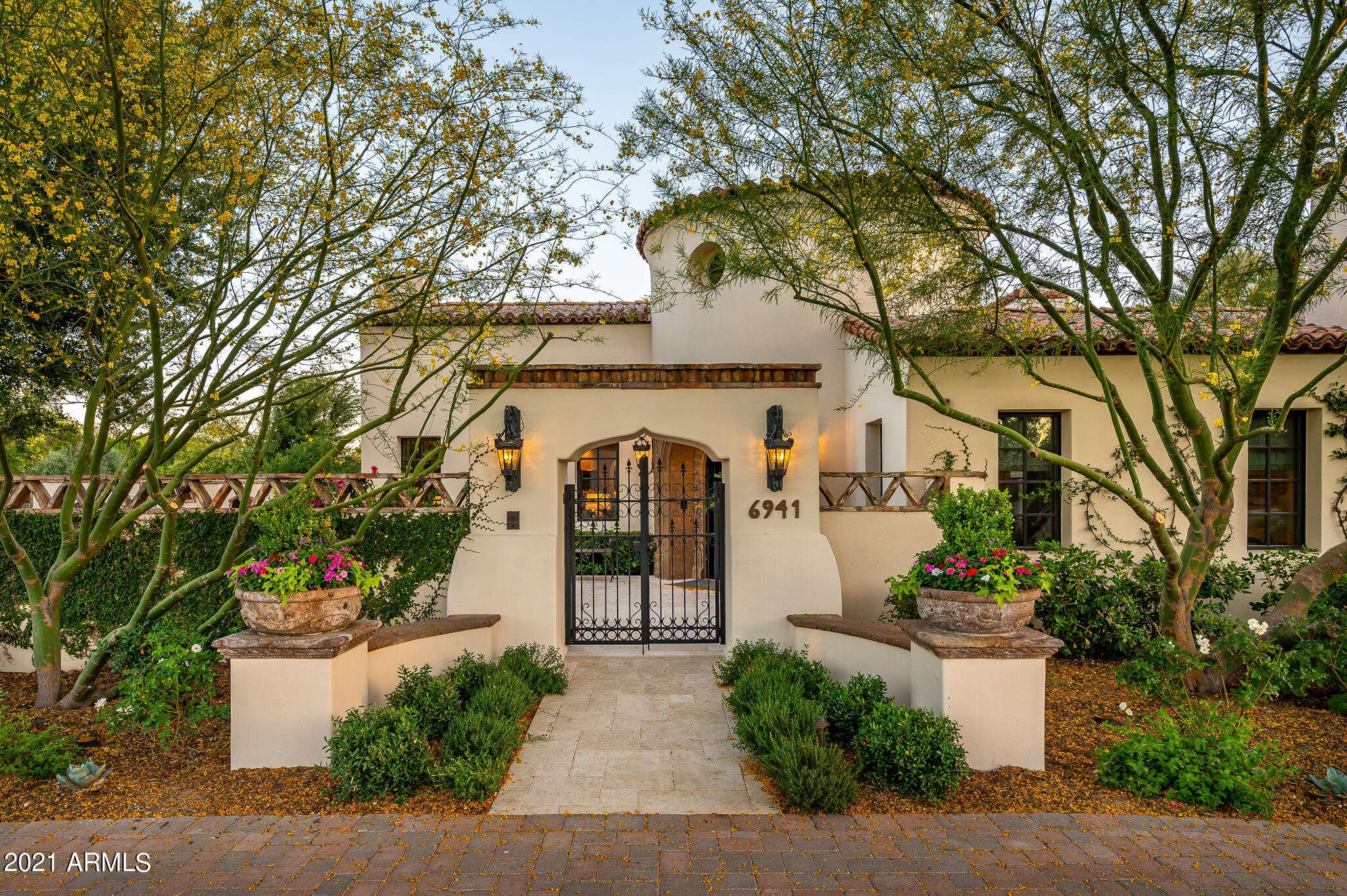 Paradise Valley, AZ 85253,6941 E Bronco Drive
