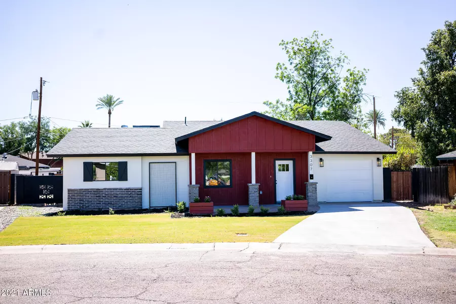 3307 N 43RD Place, Phoenix, AZ 85018