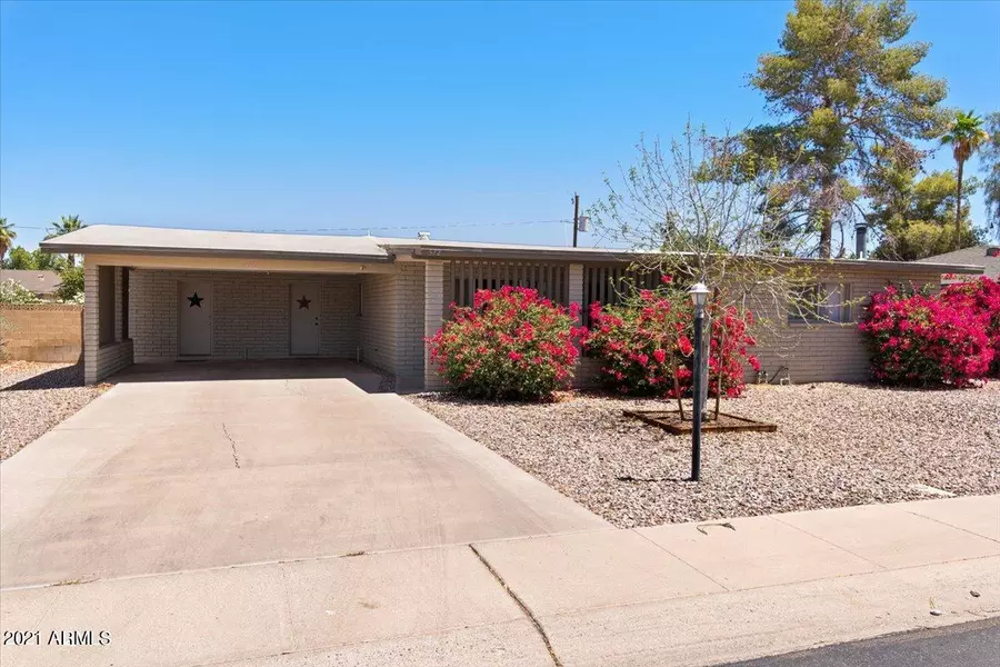 572 W GAIL Drive, Chandler, AZ 85225