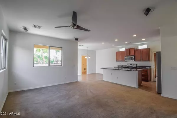 Glendale, AZ 85303,7125 N 73RD Drive