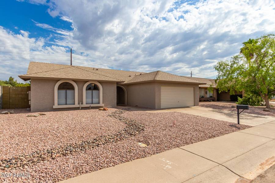 2103 W BENTRUP Street, Chandler, AZ 85224