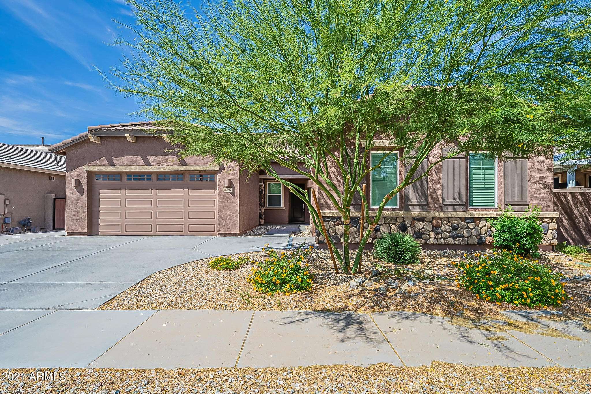 16797 W MONTANA DE ORO Drive, Surprise, AZ 85387